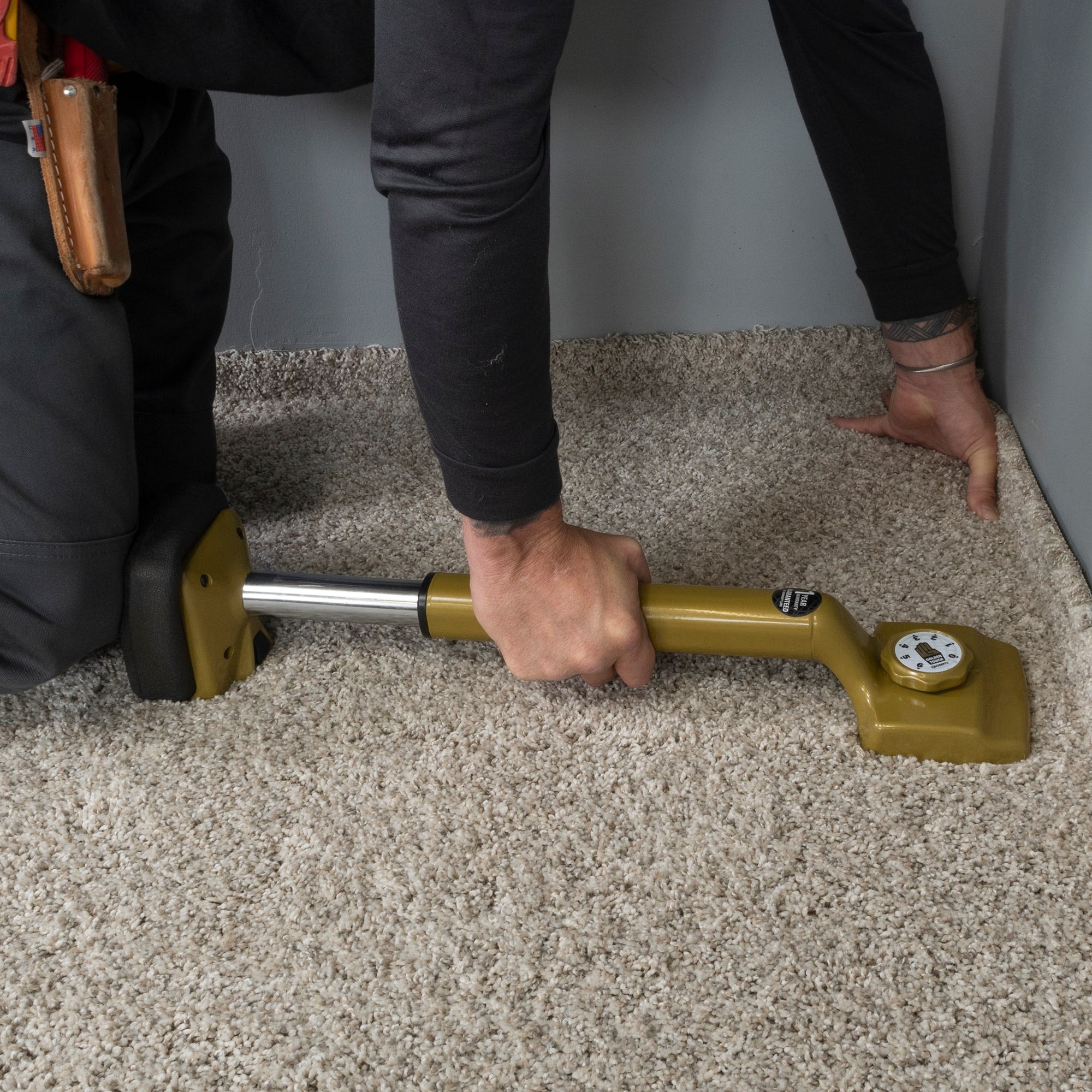 Golden Touch Carpet Knee Kicker - 2