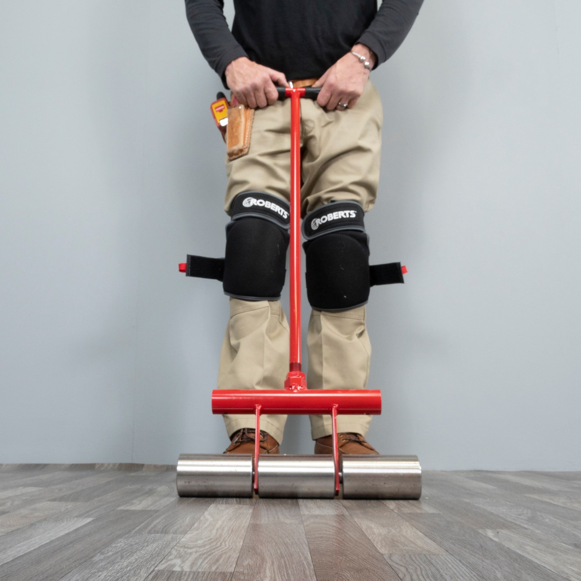75 lb. Vinyl and Linoleum Floor Roller with Transport Wheels - 3