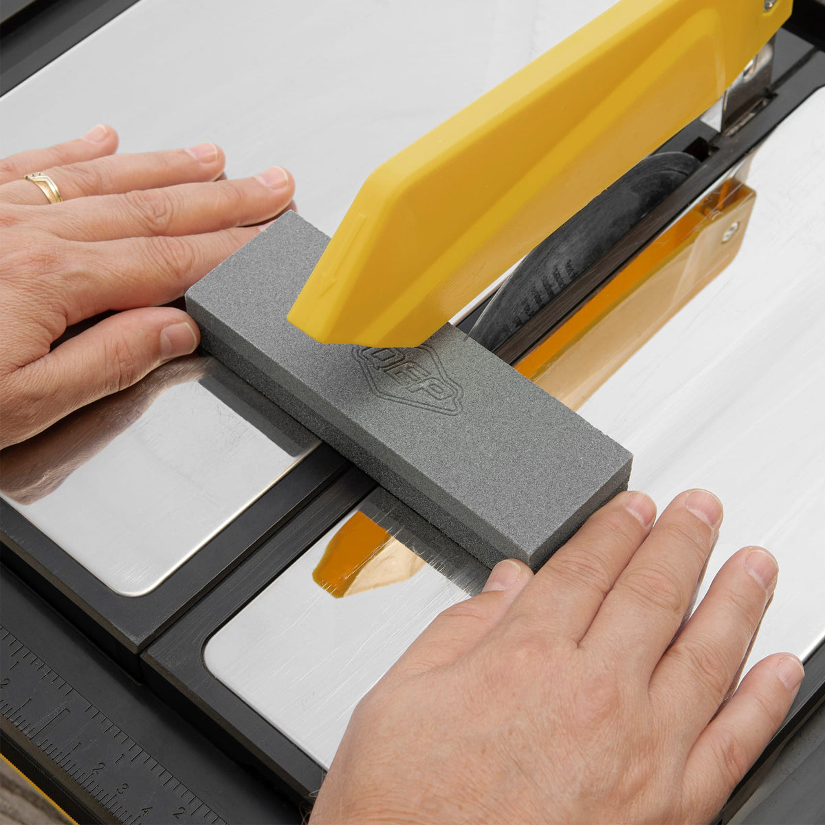 2" x 6" Dual Grit Sanding and Rubbing Stone - 4