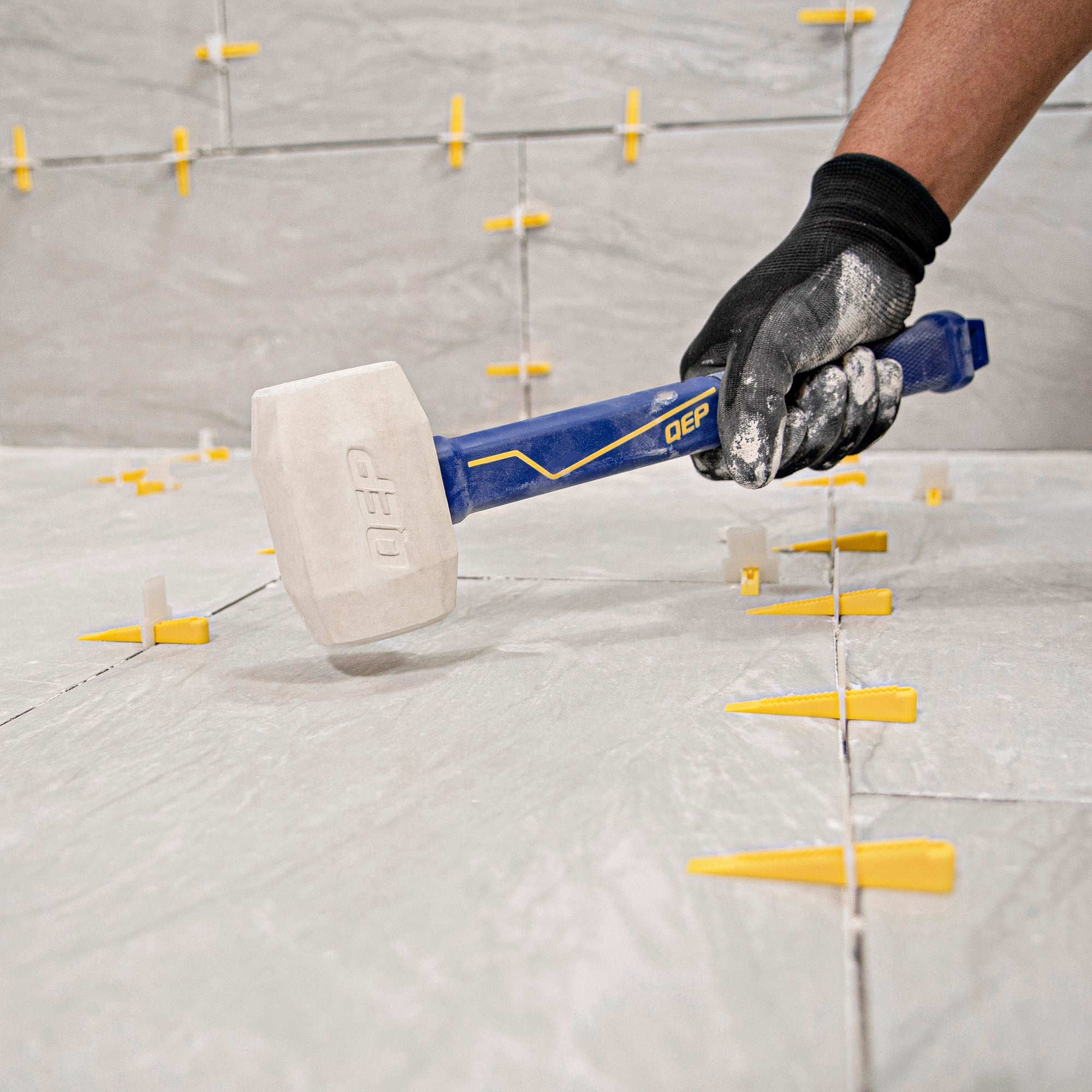 16 oz. Pro Rubber Floor Mallet with 11.5" Plastic Handle - 2
