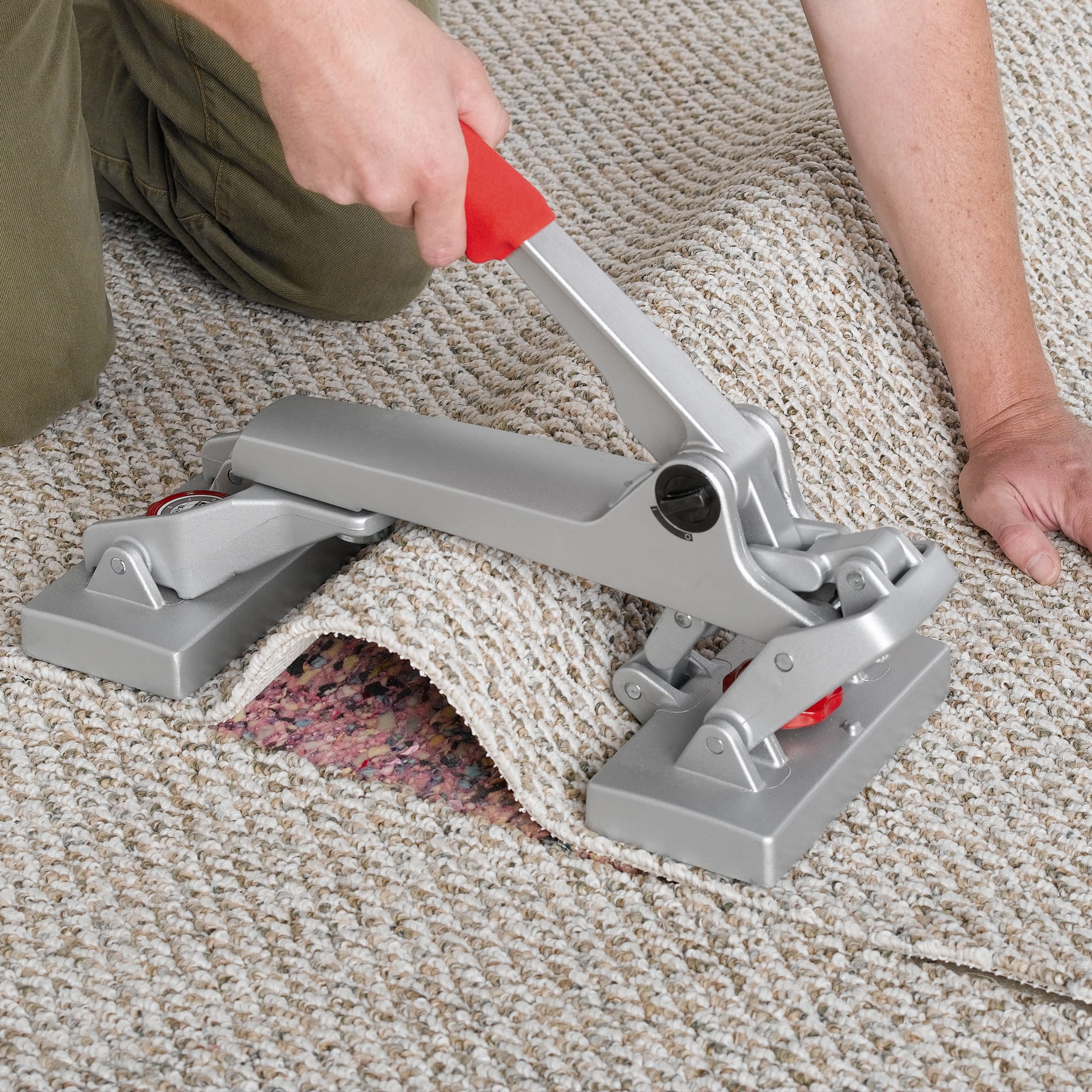 Compact Carpet Stretcher for Pattern Matching & Seam Repair - 2