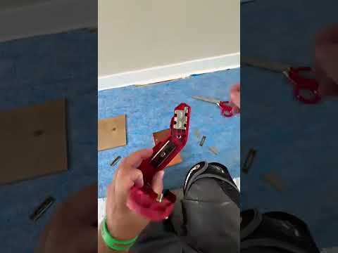 ROBERTS 3-in-1 Carpet, Vinyl and Utility Knife